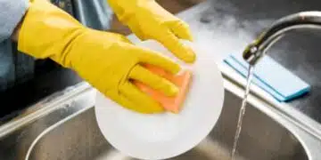 Няколко неща, които никога не бива да миете с препарат за миене на съдове и защо 1
