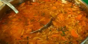 Вкусна зелена супа с месо