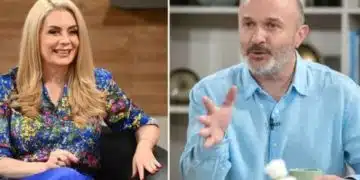 Двама говорещи в студио