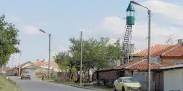 Издириха бащата на 25-годишния, който погуби живота на майка си, леля си и сестра си 4