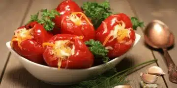 Чушки, пълнени с зеле и чесън