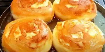 Златисти сладкиши с ябълки
