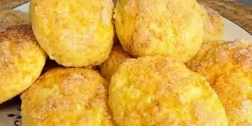 Кифлички с извара и ябълки без мая: готови за по-малко време, отколкото е необходимо, за да се облечете за работа 2