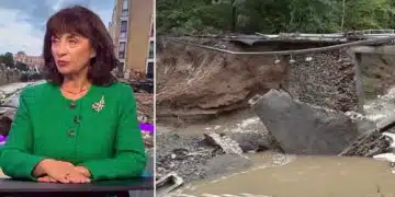 Наводнение, разрушен мост и пейзаж.