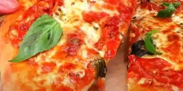 Вкусна пица с пресен босилек