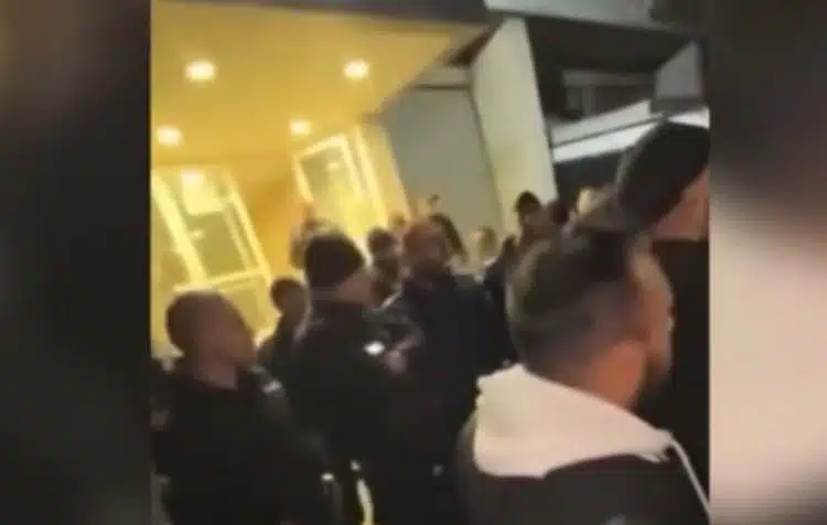 Близки и приятели на семейството на Красимир на протест пред СДВР 1