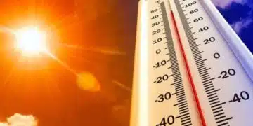 Термометър под ярко слънце