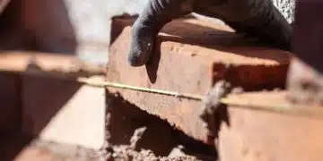 11-годишно дете ранено при събаряне на постройка в Бургаско 12
