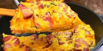 Вкусна запеканка с шунка и сирене