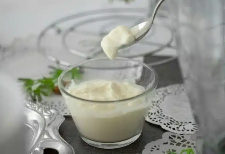 Можете ли да замразите заквасена сметана, без да загубите вкуса ѝ? 1