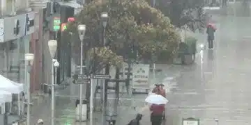 Дъждовен ден с пешеходци