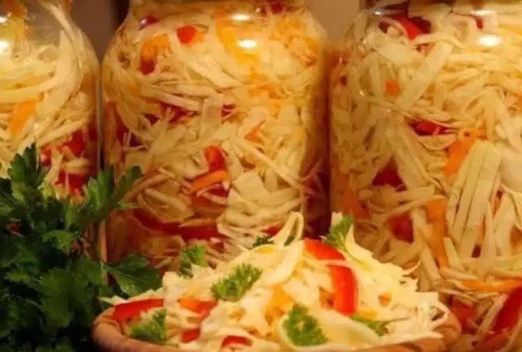 Бърза рецепта за кисело зеле: вкусна, проста и не изисква стерилизация 1 Бърза рецепта за кисело зеле: вкусна, проста и не изисква стерилизация 1