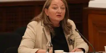 Пенсионерите без коледни добавки, съобщи Деница Сачева 2