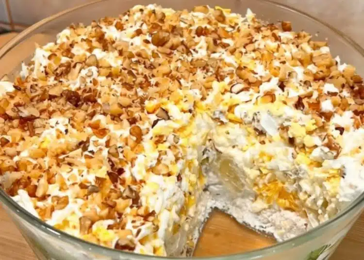 Уникална салата, наречена "Мадона". Луксозен празничен вкус за 15 минути: бърза и лесна за приготвяне! 1 Салата с пилешко и орехи