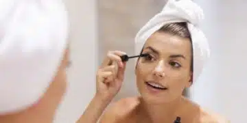 Как да нанесете спирала на миглите си, така че да изглеждат добре и да не се слепват? 1