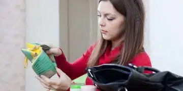 Какво не бива да слагате в портфейла си: Неща, които плашат парите и привличат проблеми 10