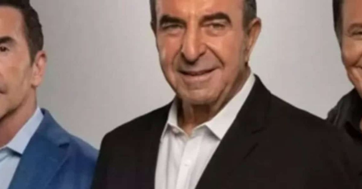 Култов турски сериал вече е в програмата на bTV Трима усмихнати мъже в елегантни костюми позират за портрет.