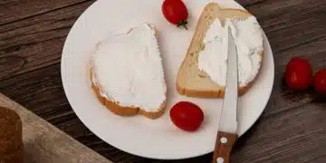 Домашно приготвено крема сирене с две съставки 2