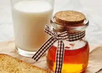 Детска напитка: как медът и млякото влияят на организма 8