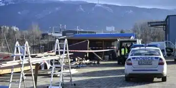 Навес падна в София, има загинал мъж 2