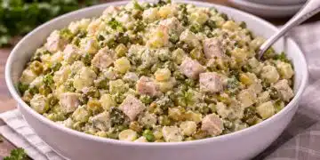 "Кралска" салата с картофи и кисели краставички за всеки повод 3