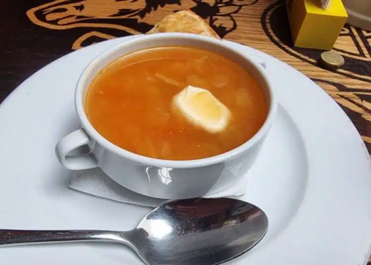 Как да спасим пресолената супа: продуктът, който „изтегля“ излишната сол 1