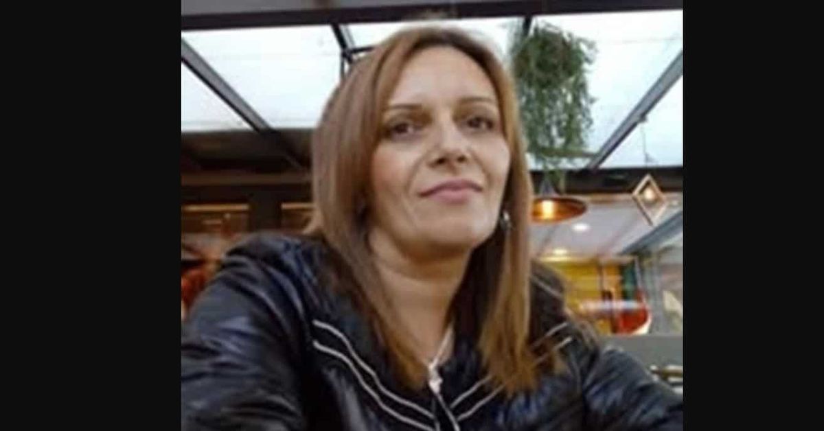 Разтърсващи думи на майката на Методи присъствал на купона в Благоевград, при който смъртта си намери 16-годишното момиче Портрет на усмихната жена с дълга кафява коса в заведение.