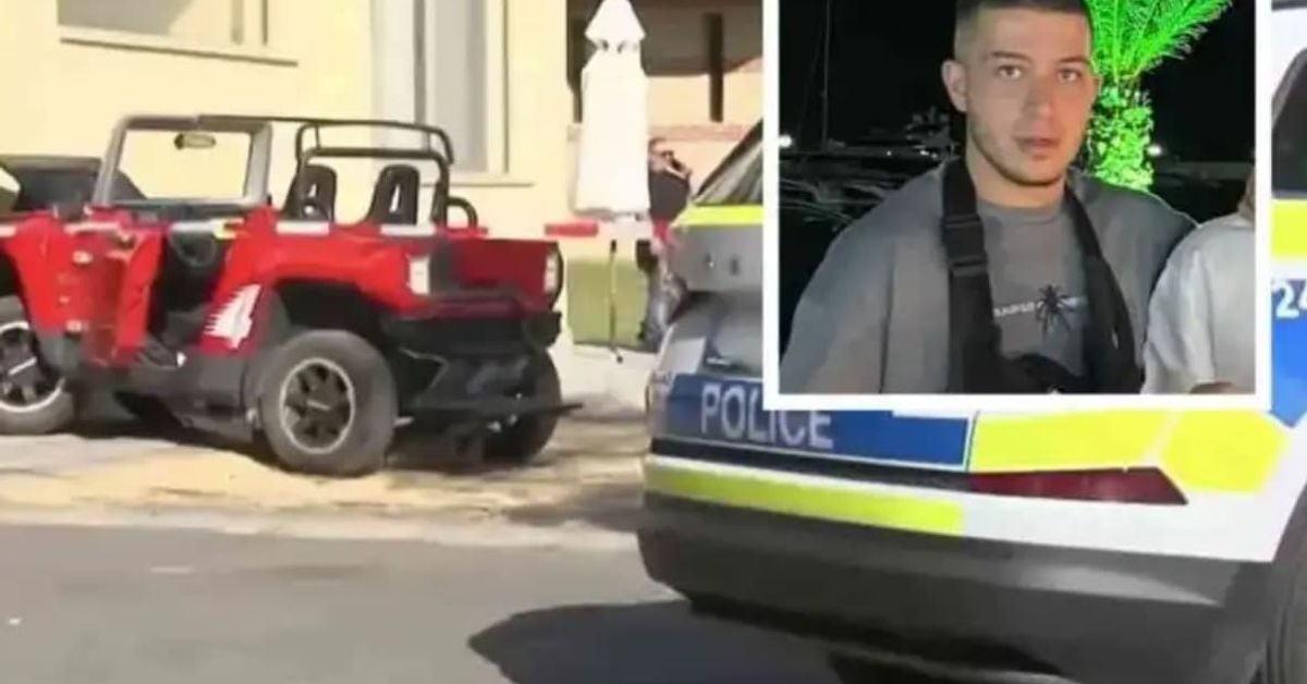 Разтърсващи думи на дете разкриват нови детайли за трагедията в Слънчев бряг Червено офроуд бъги и полицейска кола на улица, с портрет на мъж.
